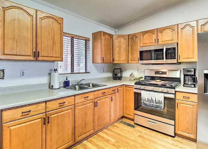 Holiday home Peaceful Retreat W/ Mountain Views! *