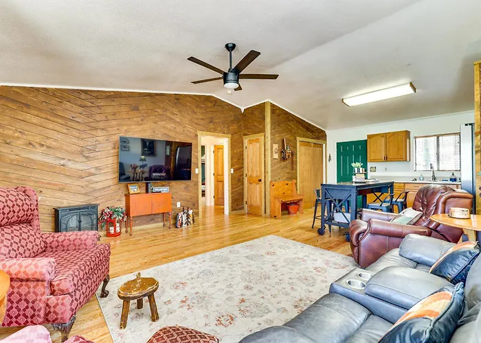 Holiday home Peaceful Retreat W/ Mountain Views!