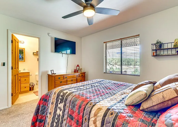 Peaceful Retreat W/ Mountain Views! *