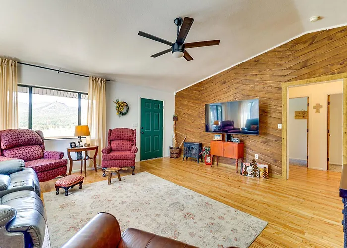 Peaceful Retreat W/ Mountain Views! *