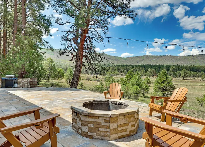 Peaceful Retreat W/ Mountain Views! Holiday home